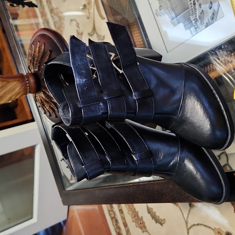 STEVE MADDEN boots